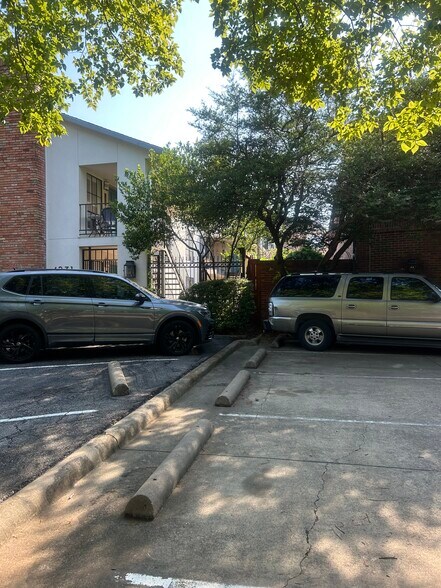 4231 Gilbert Ave, Dallas, TX à vendre - Photo de l’immeuble – Image 2 sur 4