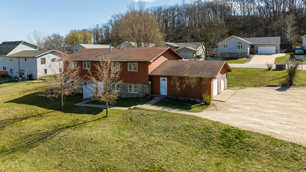 1260 Oakview Drive, Saint Charles, MN à vendre - Photo de l’immeuble – Image 2 sur 2