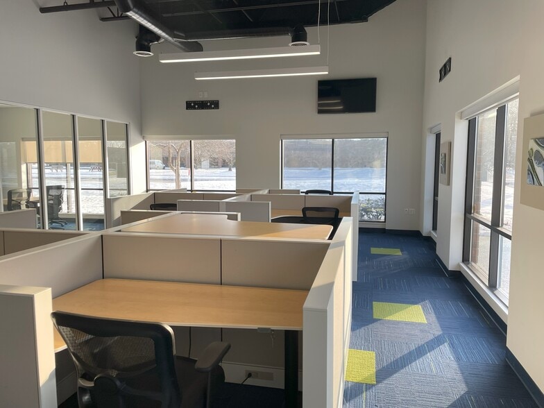 21666 Melrose Ave, Southfield, MI à louer - Photo de l’immeuble – Image 2 sur 12