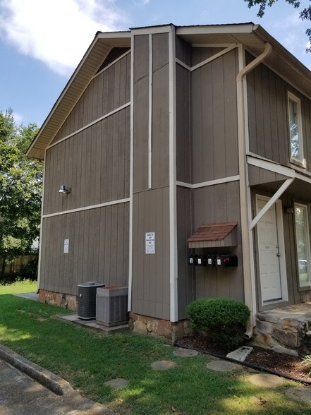 9008 Mahogany Row SE, Huntsville, AL à vendre - Photo de l’immeuble – Image 3 sur 67