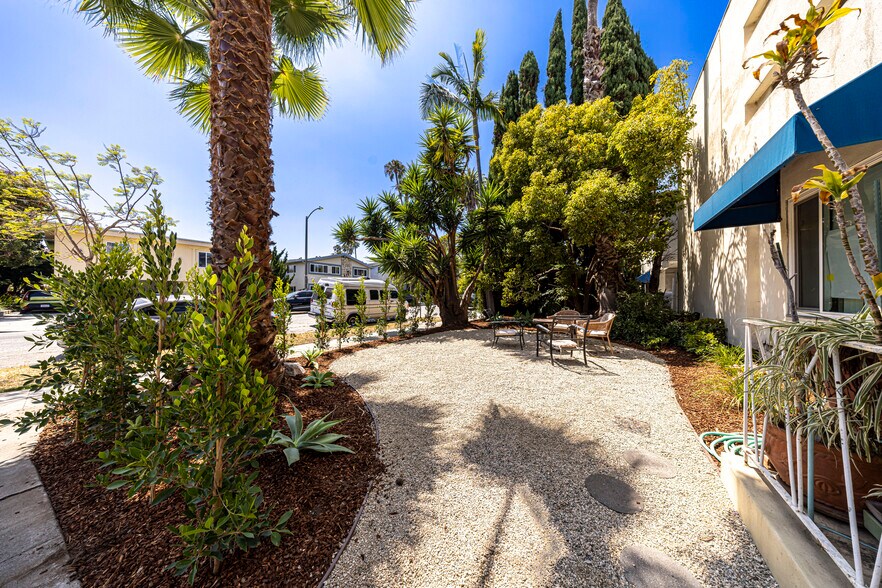 3722 Mentone Ave, Los Angeles, CA à vendre - Photo de l’immeuble – Image 3 sur 16