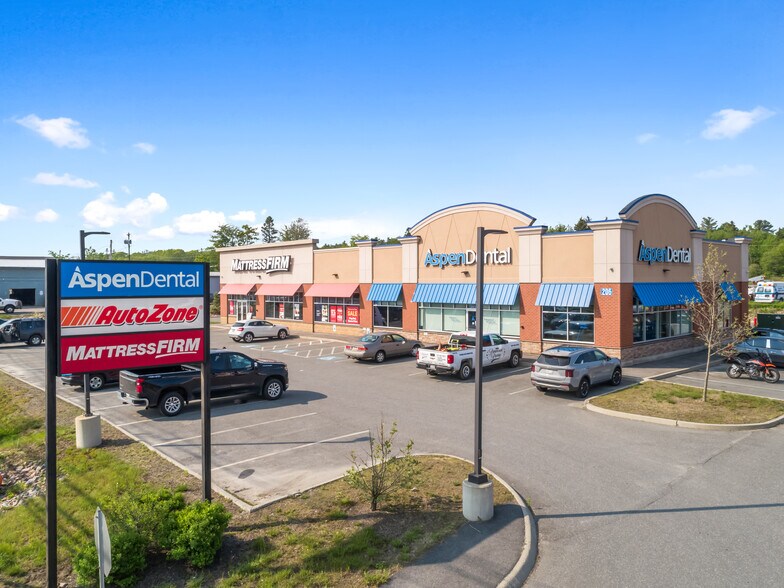 208 High St, Ellsworth, ME à vendre - Photo de l’immeuble – Image 3 sur 8