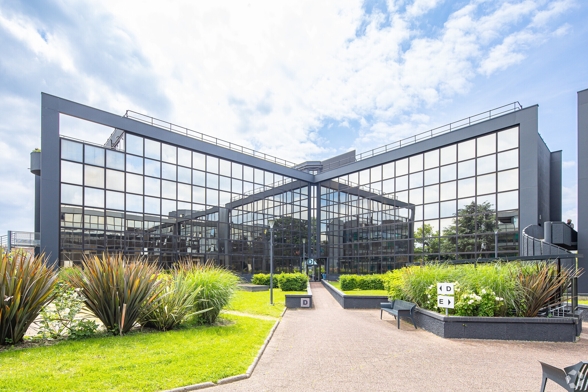 1 Bis Rue Du Petit-Clamart, Vélizy-Villacoublay à louer Photo principale– Image 1 sur 3