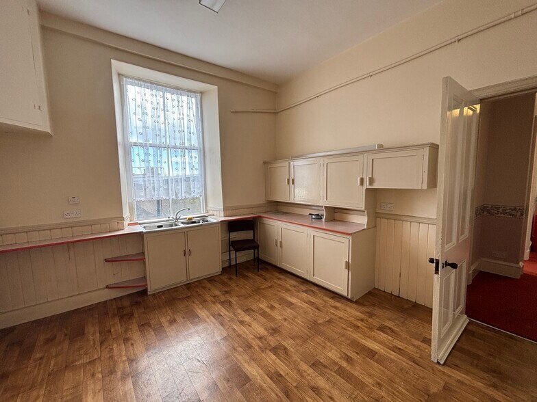 77-79 Broad St, Fraserburgh à vendre - Photo de l’immeuble – Image 2 sur 5