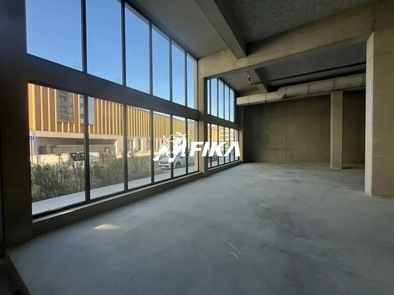 Local d'activités dans Bordeaux à vendre - Photo de l’immeuble – Image 3 sur 10