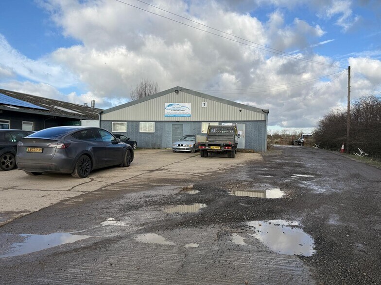 Verney Rd, Buckingham à vendre - Photo de l’immeuble – Image 3 sur 3
