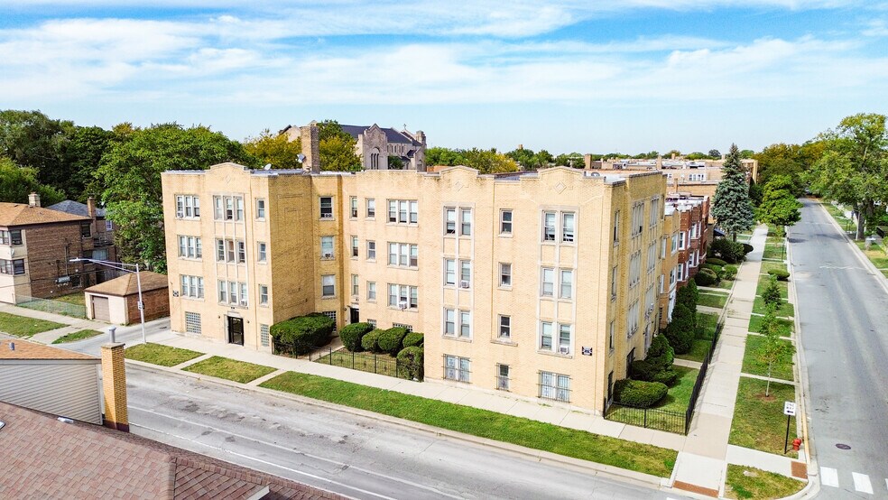 8058 S Hermitage Ave, Chicago, IL à vendre - Photo de l’immeuble – Image 1 sur 5