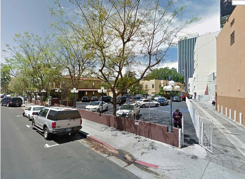 731 S Curson Ave, Los Angeles, CA à vendre - Photo de l’immeuble – Image 3 sur 4