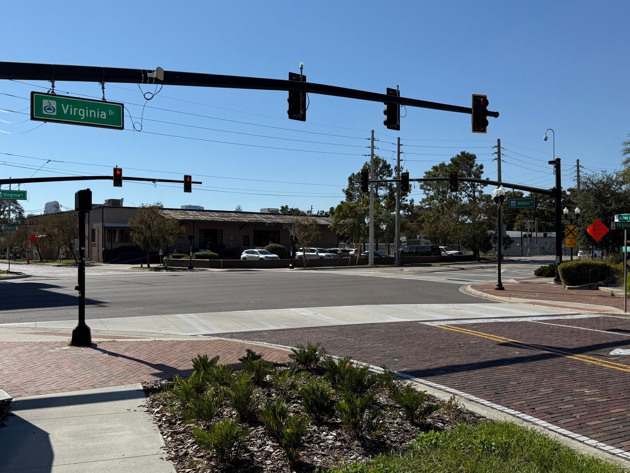 408 Virginia Dr, Orlando, FL à louer Photo de l’immeuble– Image 1 sur 7