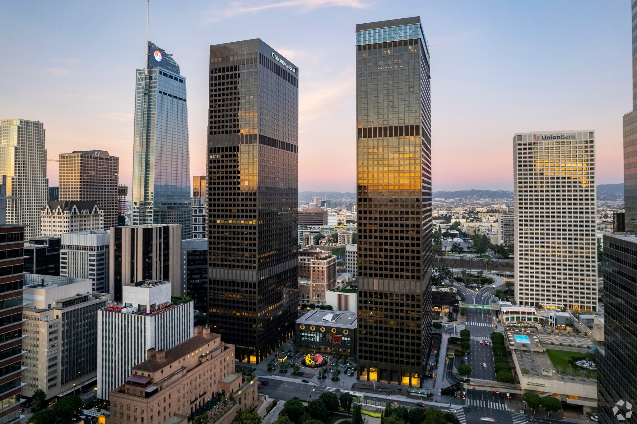 515 S Flower St, Los Angeles, CA à louer Photo de l’immeuble– Image 1 sur 18