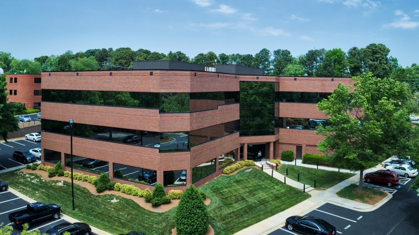 4325 Lake Boone Trl, Raleigh, NC à louer Photo principale– Image 1 sur 11