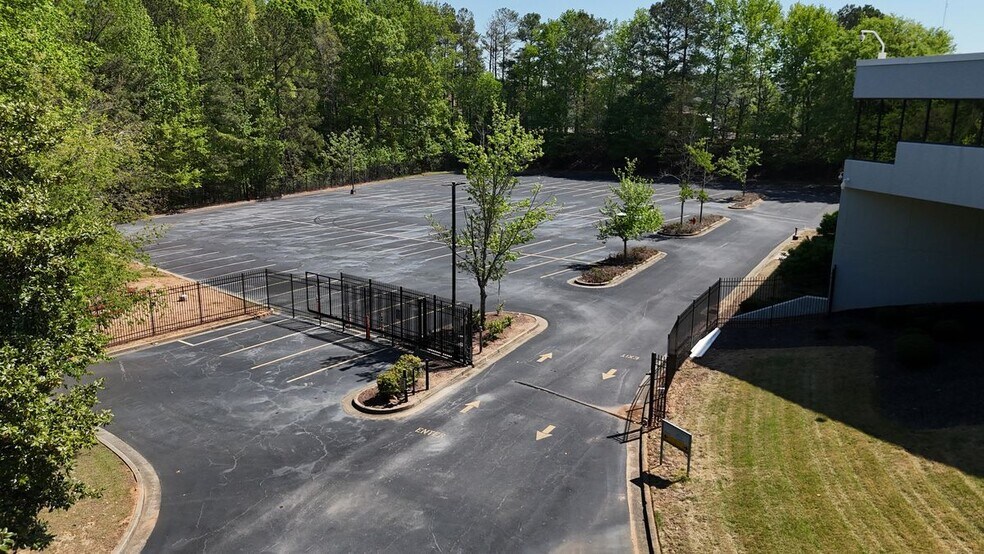 5190 Snapfinger Woods Dr, Decatur, GA à louer - Photo de l’immeuble – Image 2 sur 6