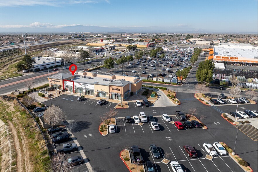 44130-44140 20th St W, Lancaster, CA à louer - Photo de l’immeuble – Image 3 sur 11