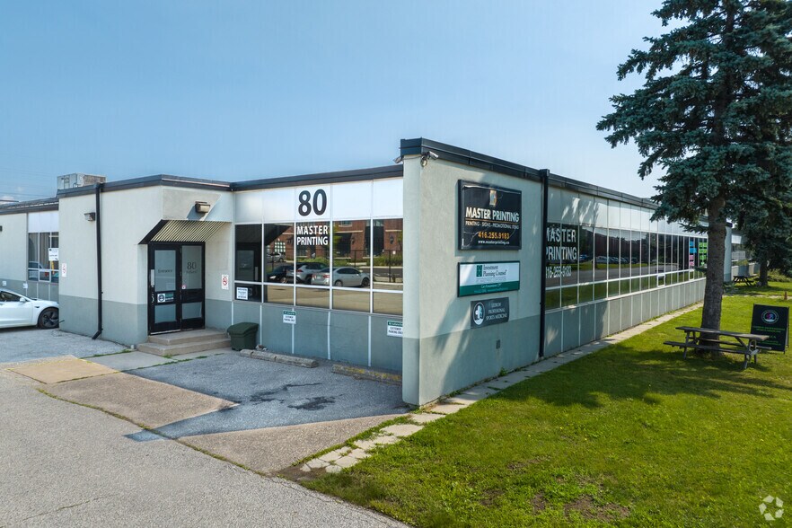 80 Jutland Rd, Toronto, ON à louer - Photo de l’immeuble – Image 2 sur 5
