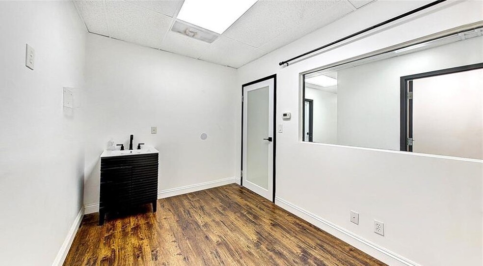 3356 W Ball Rd, Anaheim, CA à vendre - Photo de l’immeuble – Image 3 sur 23