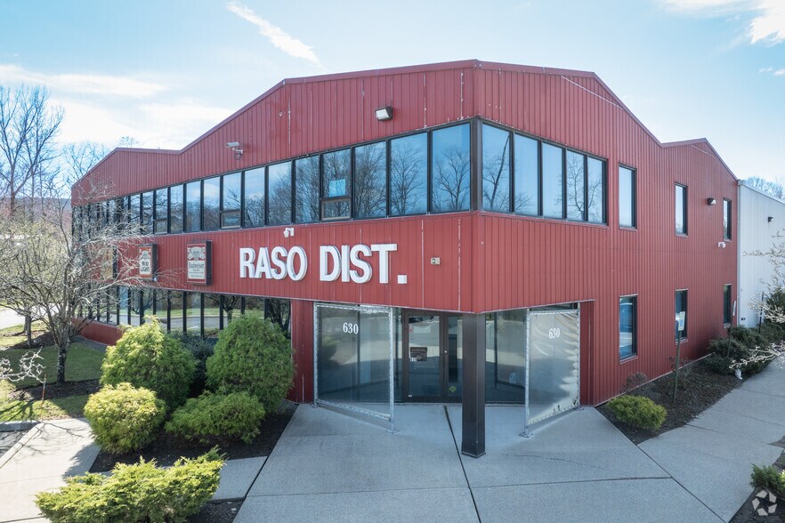 630 Corporate Way, Valley Cottage, NY à louer - Photo de l’immeuble – Image 2 sur 19