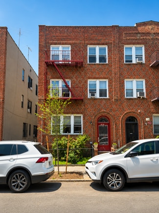 Plus de détails pour 47-44 44th St, Flushing, NY - Logement à vendre