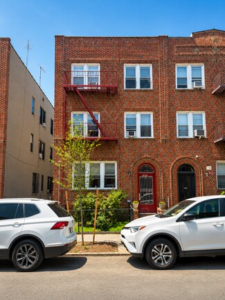 Plus de détails pour 47-44 44th St, Flushing, NY - Logement à vendre