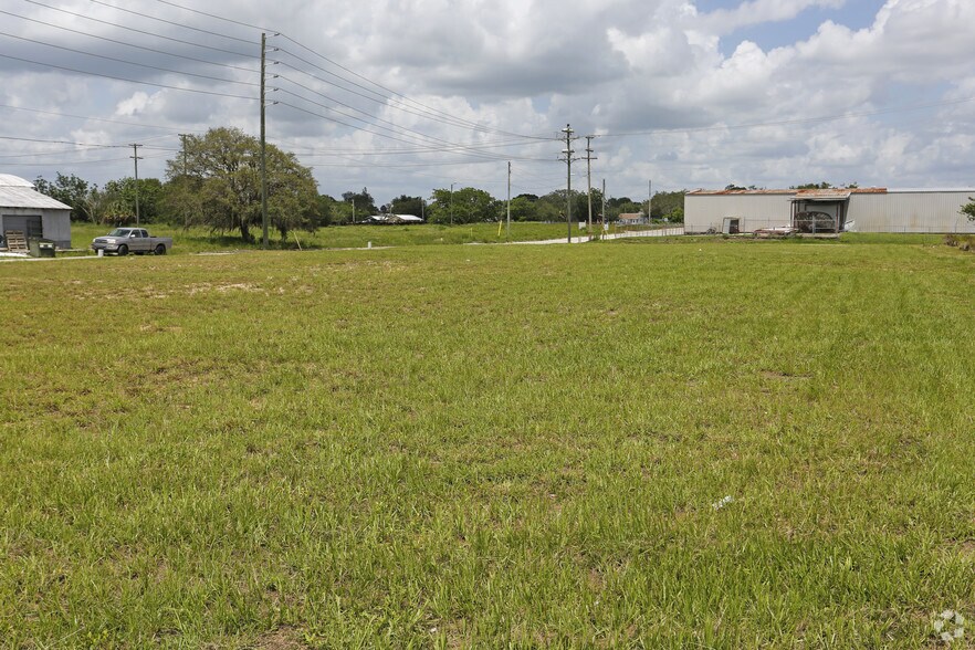 648 N Ridgewood Dr, Sebring, FL à vendre - Photo principale – Image 1 sur 15