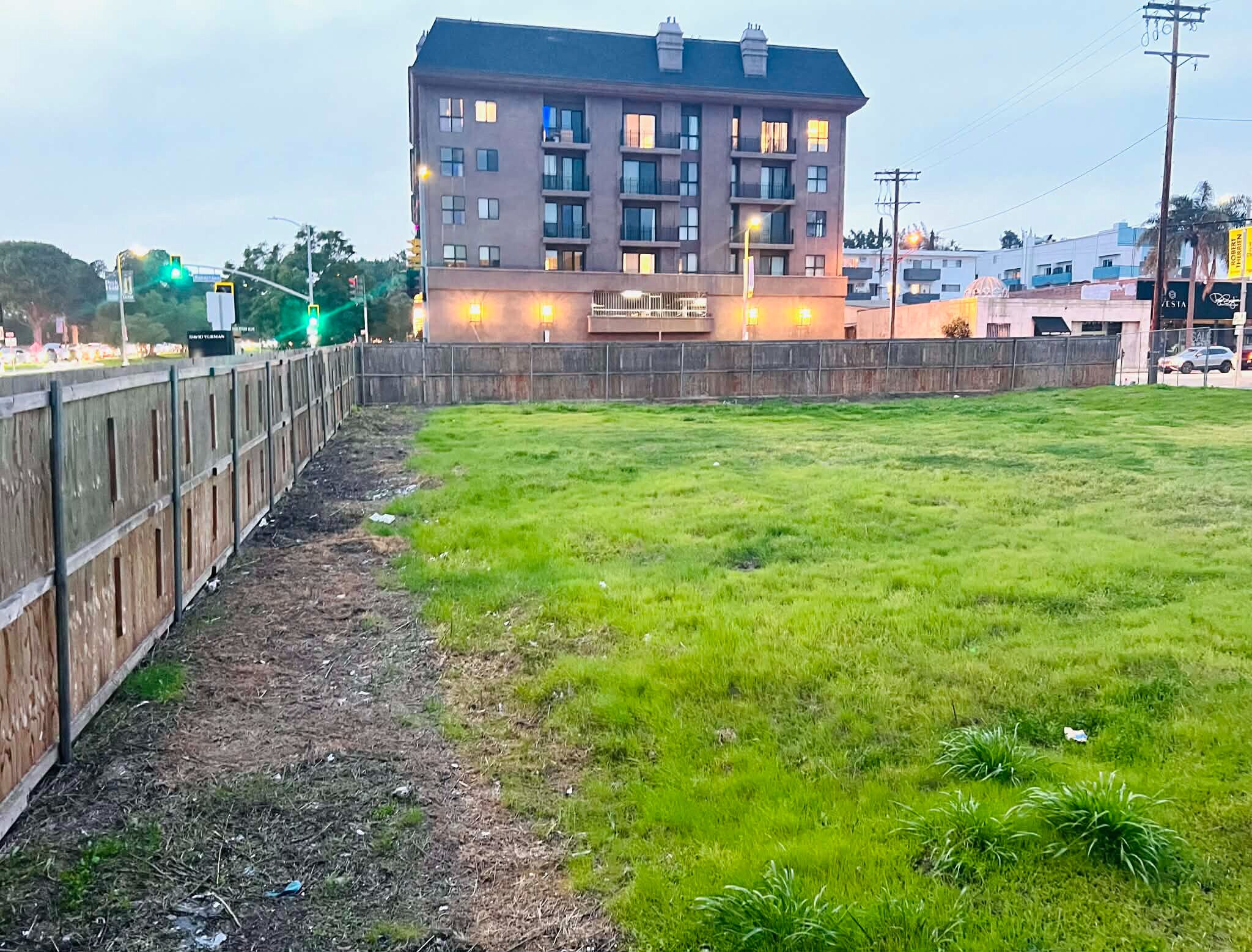 8765-8771 W Burton Way, Los Angeles, CA à vendre Photo principale– Image 1 sur 2