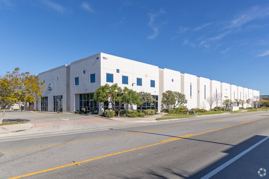 1901 Eastman Ave, Oxnard, CA à vendre - Photo de l’immeuble – Image 3 sur 10