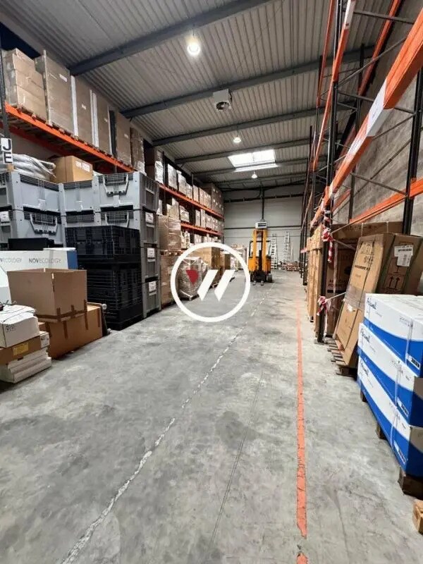 Plus de détails pour Bureau, Industriel/Logistique à louer