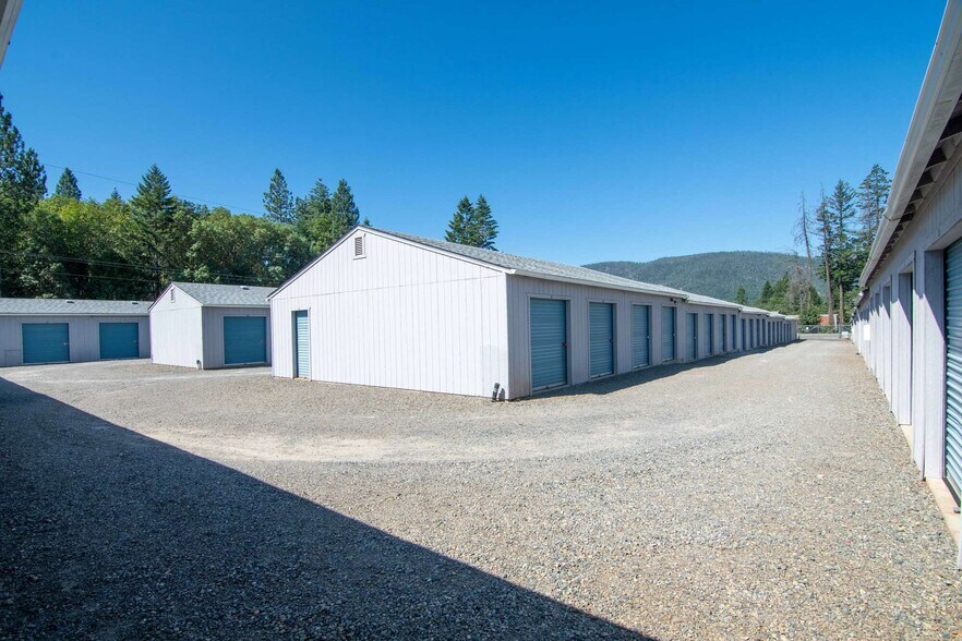 25657 Redwood Hwy, Cave Junction, OR à vendre - Photo de l’immeuble – Image 3 sur 5