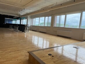 160 Rue Saint-Viateur E, Montréal, QC à louer Photo intérieure– Image 1 sur 7