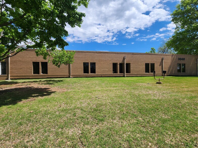 3040 N Hemlock Cir, Broken Arrow, OK à louer - Photo de l’immeuble – Image 3 sur 7