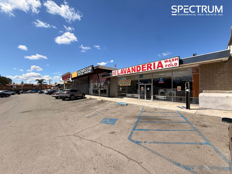 8907-8917 Woodman Ave, Panorama City, CA à louer - Photo de l’immeuble – Image 2 sur 11