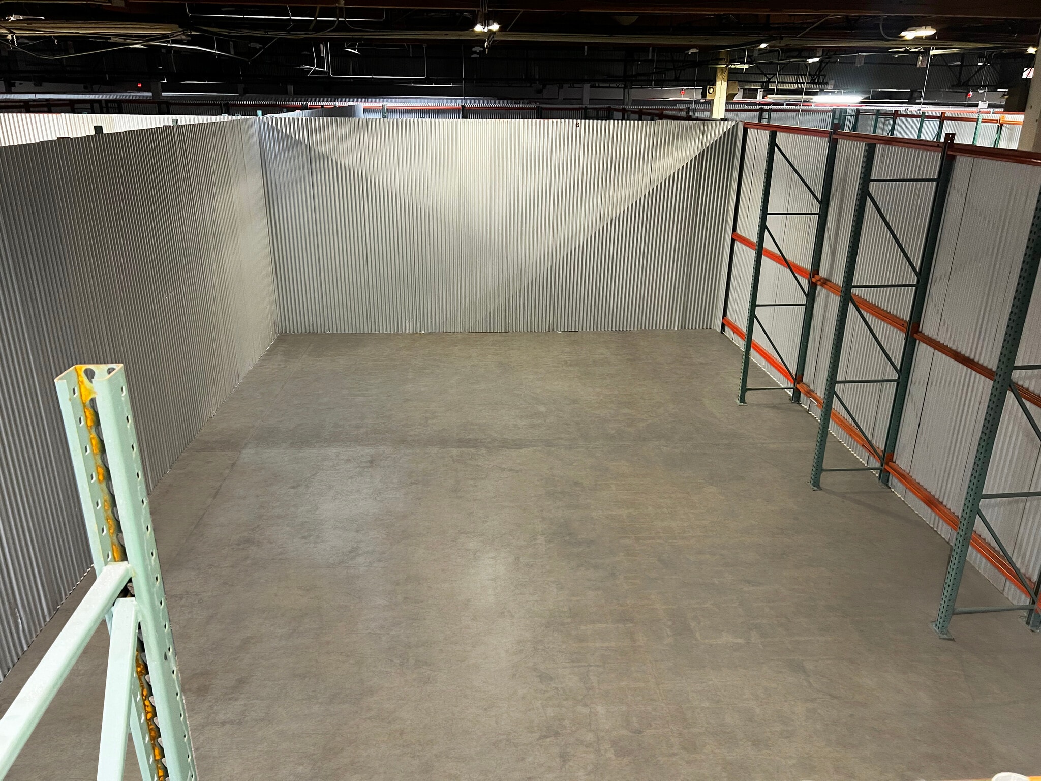 3731 Warner Ave, Santa Ana, CA à louer Photo intérieure– Image 1 sur 4