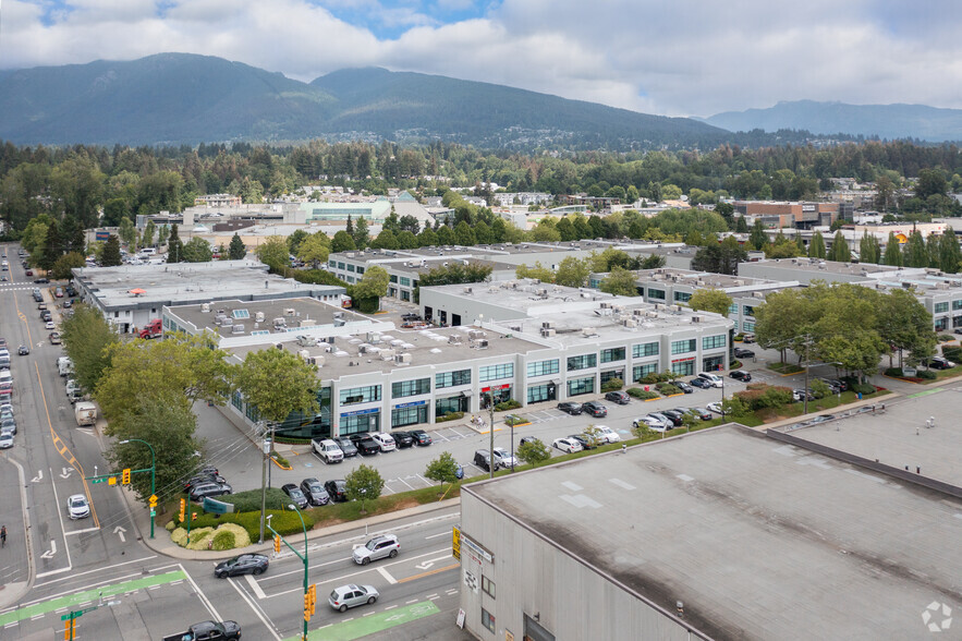 980 W 1st St, North Vancouver District, BC à louer - Photo de l’immeuble – Image 3 sur 5
