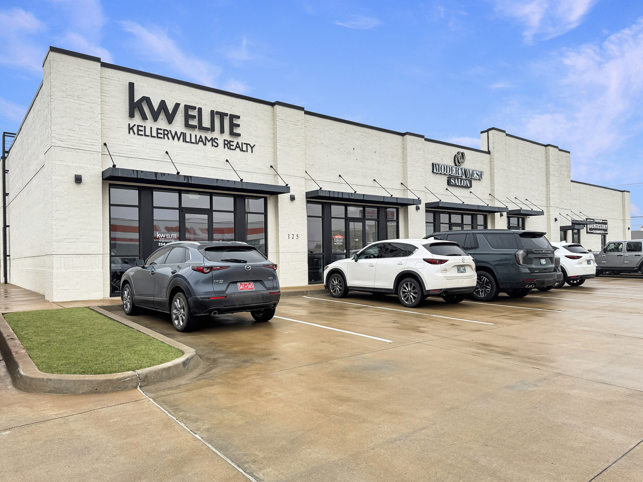 901 E Main St, Yukon, OK à louer Photo principale– Image 1 sur 25