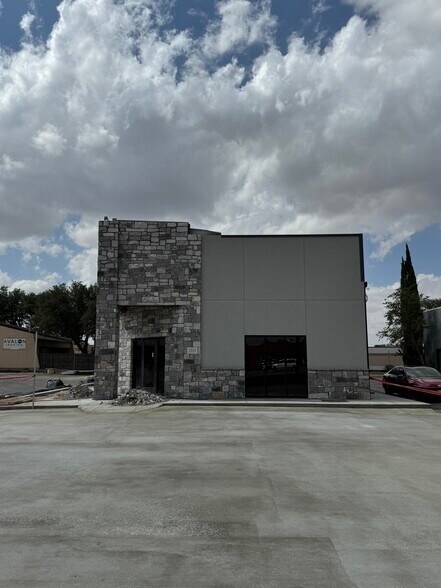 2141 E 8th St, Odessa, TX à louer - Photo de l’immeuble – Image 2 sur 2