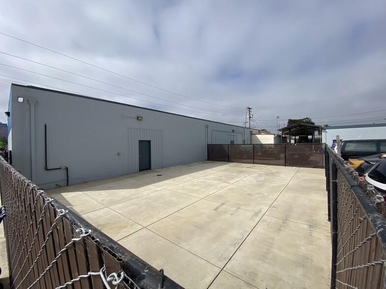 807-811 E Chestnut Ave, Lompoc, CA à louer - Photo de l’immeuble – Image 3 sur 11