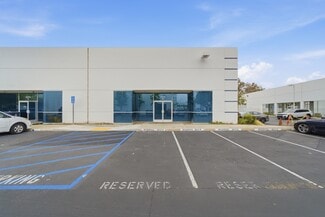 Plus de détails pour 3512 Lake Center Dr, Santa Ana, CA - Industriel/Logistique à vendre