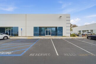 Plus de détails pour 3512 Lake Center Dr, Santa Ana, CA - Industriel/Logistique à vendre