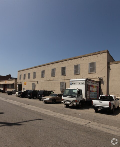 651 E 61st St, Los Angeles, CA à vendre - Photo de l’immeuble – Image 3 sur 3