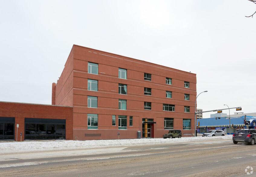 10301 109th St NW, Edmonton, AB à louer - Photo de l’immeuble – Image 3 sur 4