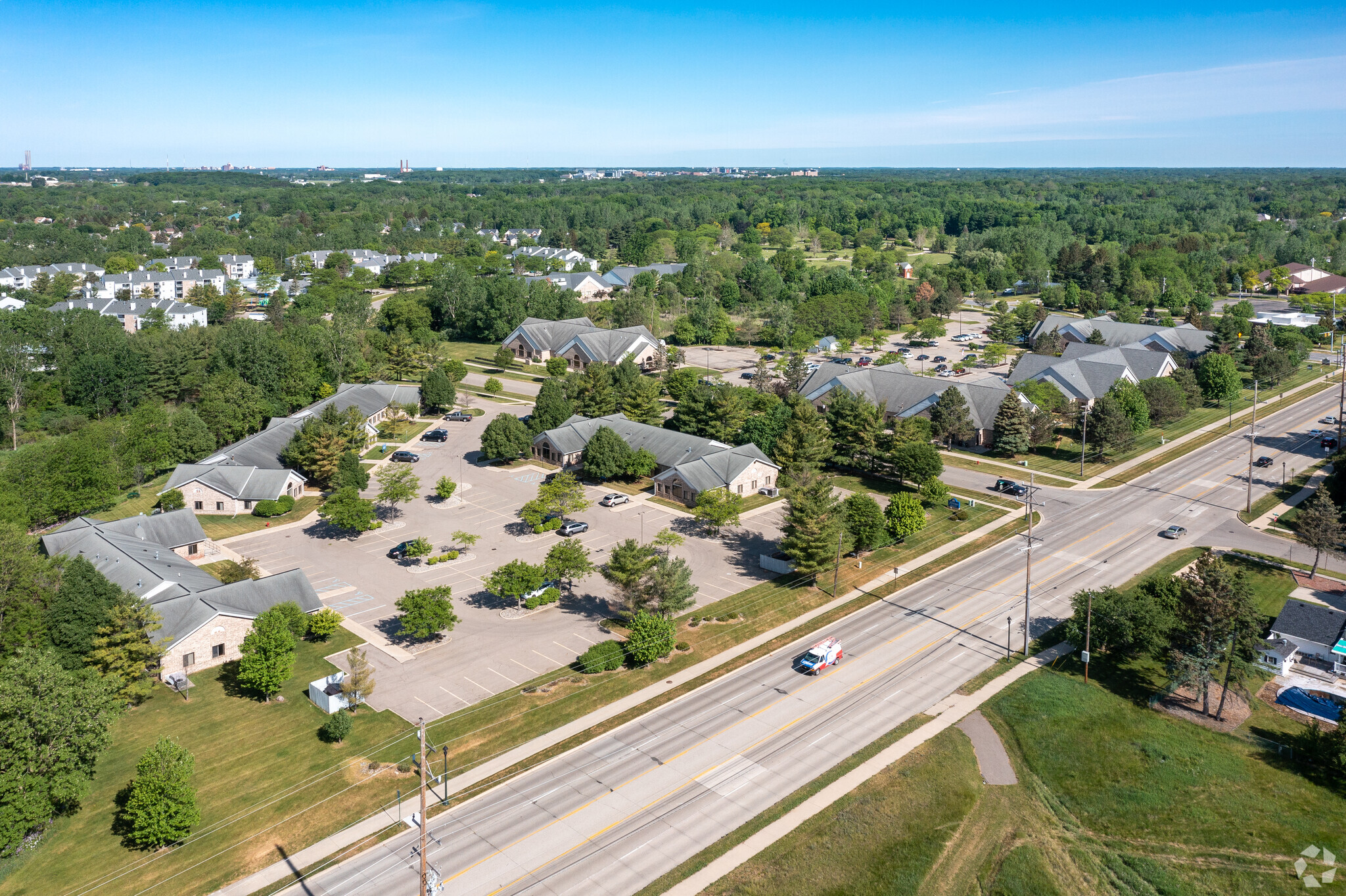 3800 Heritage Ave, Okemos, MI à louer Aérien– Image 1 sur 5