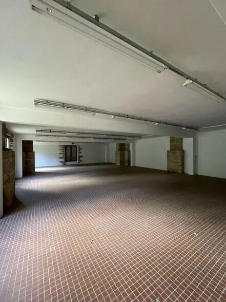 Local d’activités dans Foix à louer - Photo intérieure – Image 3 sur 3