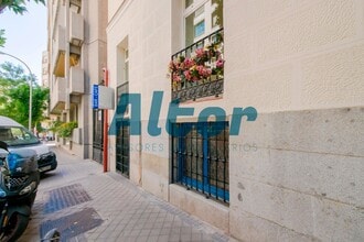 Local commercial dans Madrid, Madrid à louer Photo intérieure– Image 2 sur 24