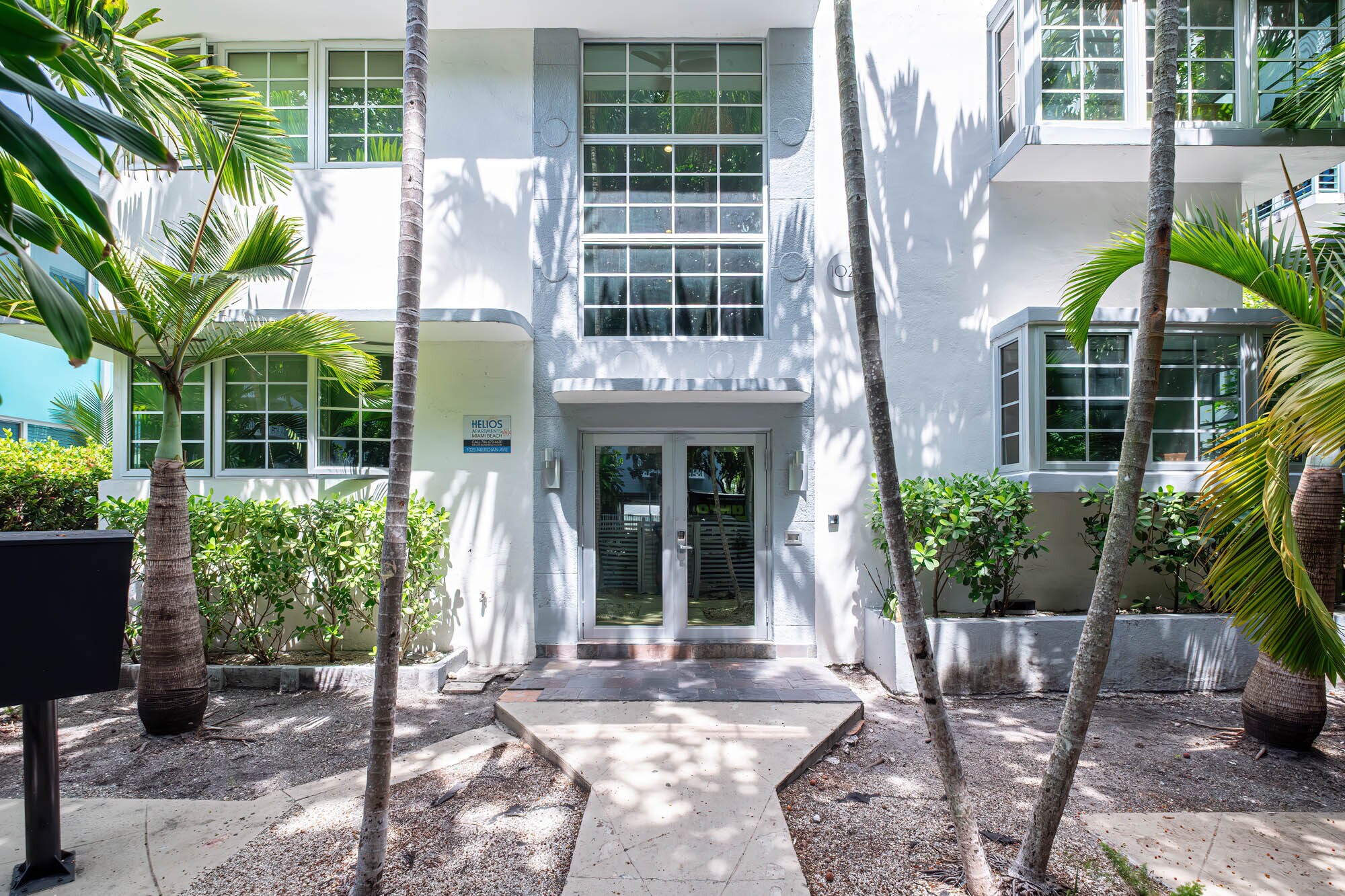 1025 Meridian Ave, Miami Beach, FL à vendre Photo de l’immeuble– Image 1 sur 21