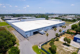 Plus de détails pour 2700-2716 Hazelhurst Ave, Orlando, FL - Industriel/Logistique à louer