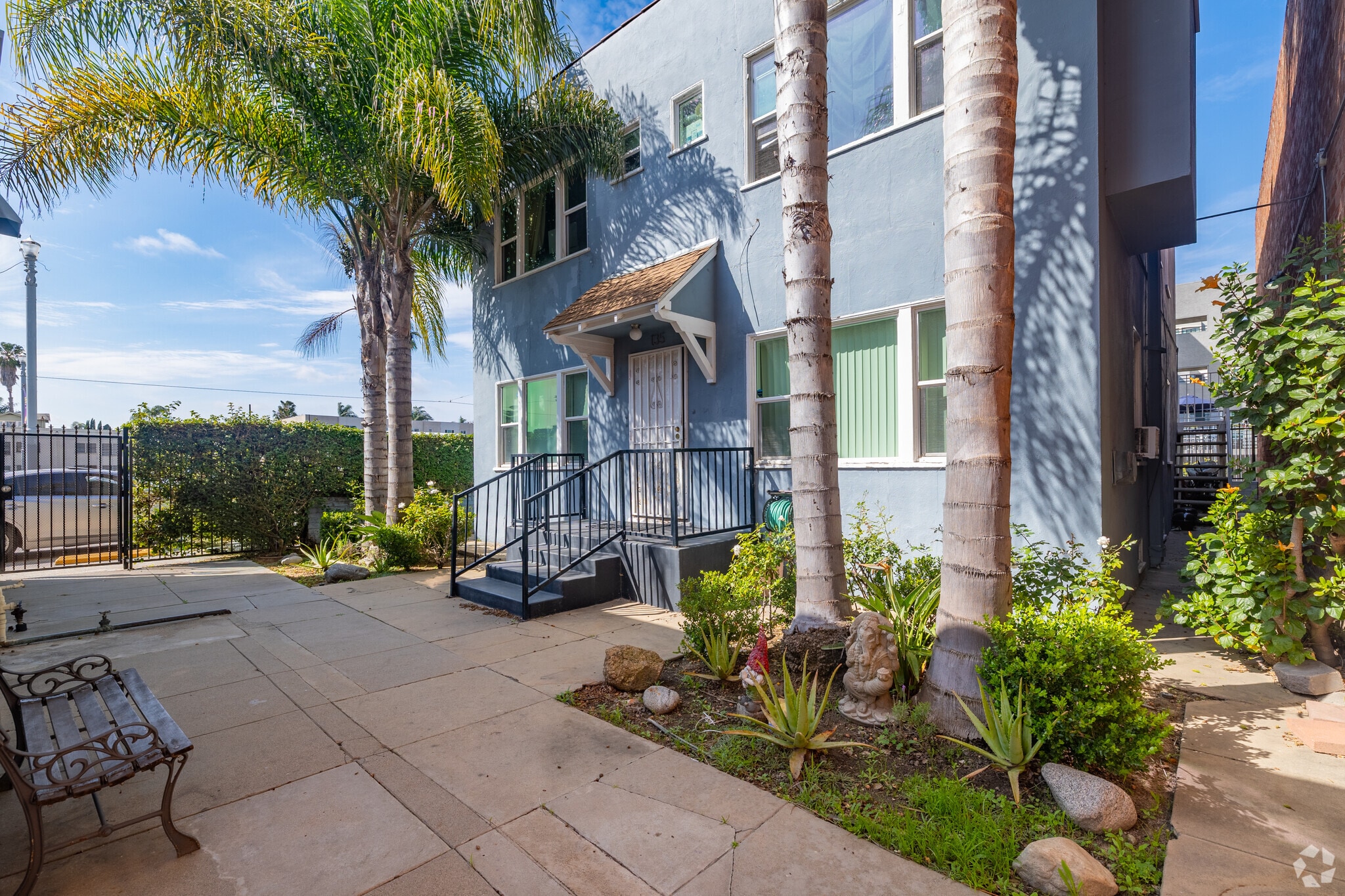 135-137 W 5th St, Long Beach, CA à vendre Photo principale– Image 1 sur 5