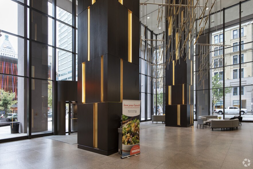 600 Vine St, Cincinnati, OH à louer - Hall d’entrée – Image 3 sur 39
