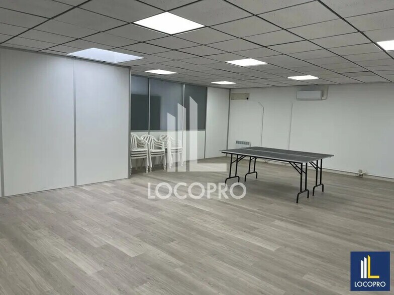 Bureau dans Marseille à louer - Photo de l’immeuble – Image 2 sur 6