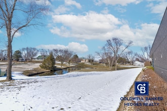 4050 River Center Ct NE, Cedar Rapids, IA à louer Photo de l’immeuble– Image 2 sur 23