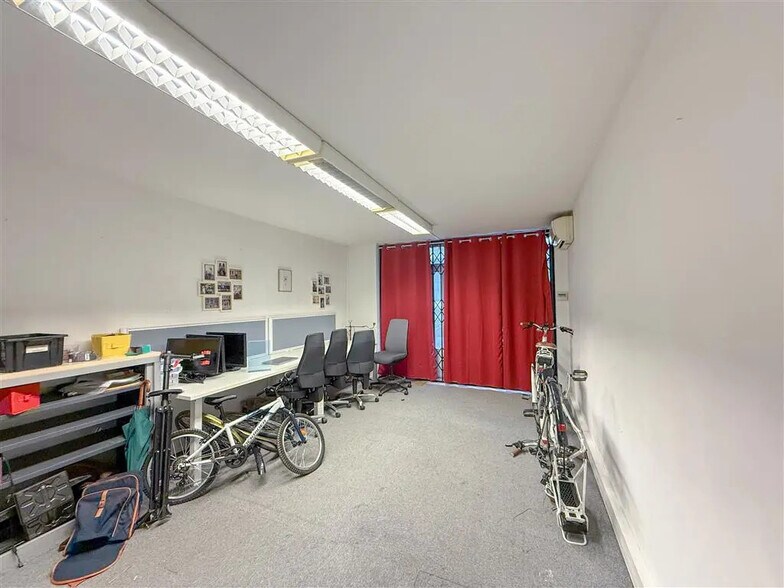 Bureau dans Paris à louer - Photo de l’immeuble – Image 1 sur 4