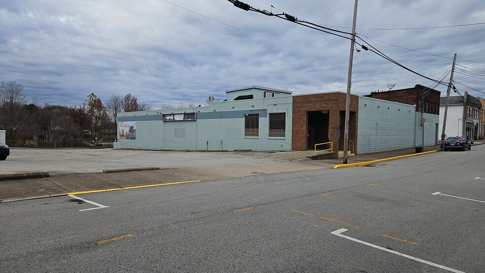131 E 1st Ave, Derry, PA à louer - Photo principale – Image 1 sur 4